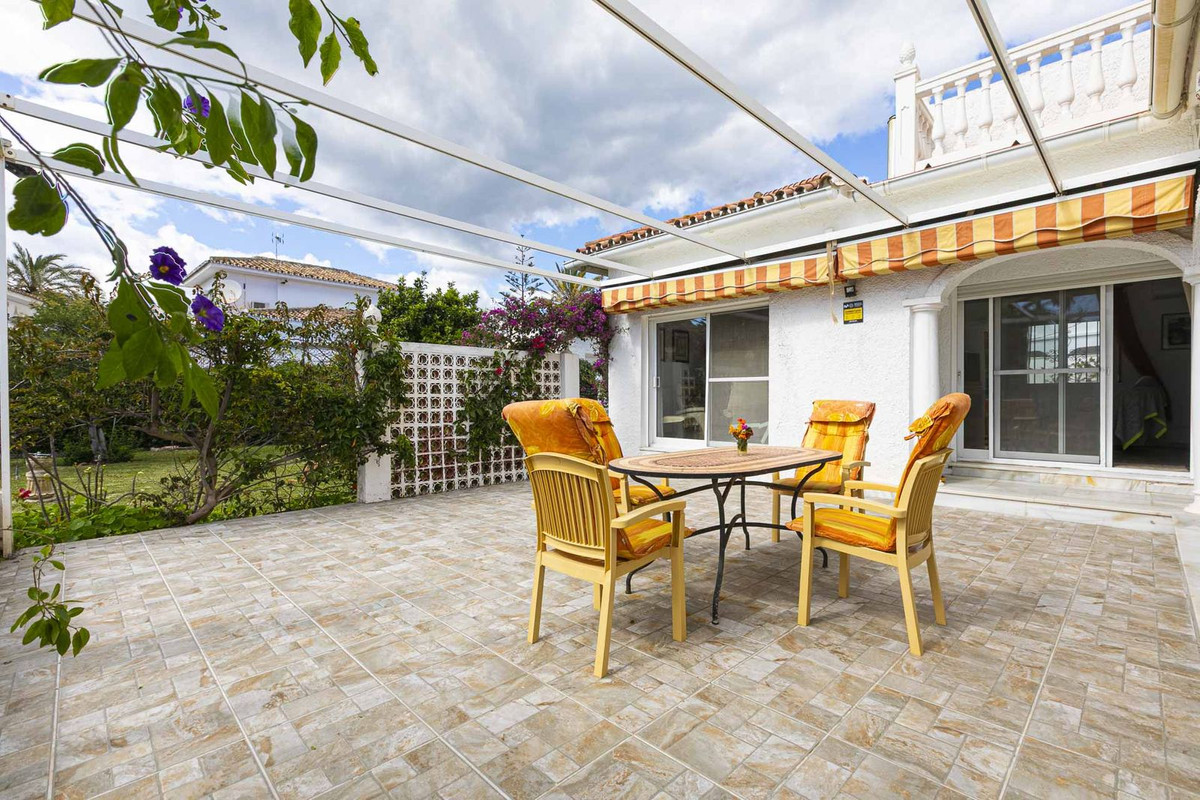 Vrijstaande Villa in Costabella-7