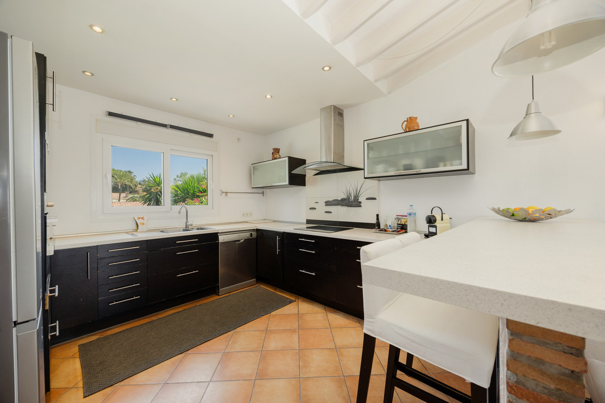 Huis te koop in Costabella | 4 slaapkamers H5080297