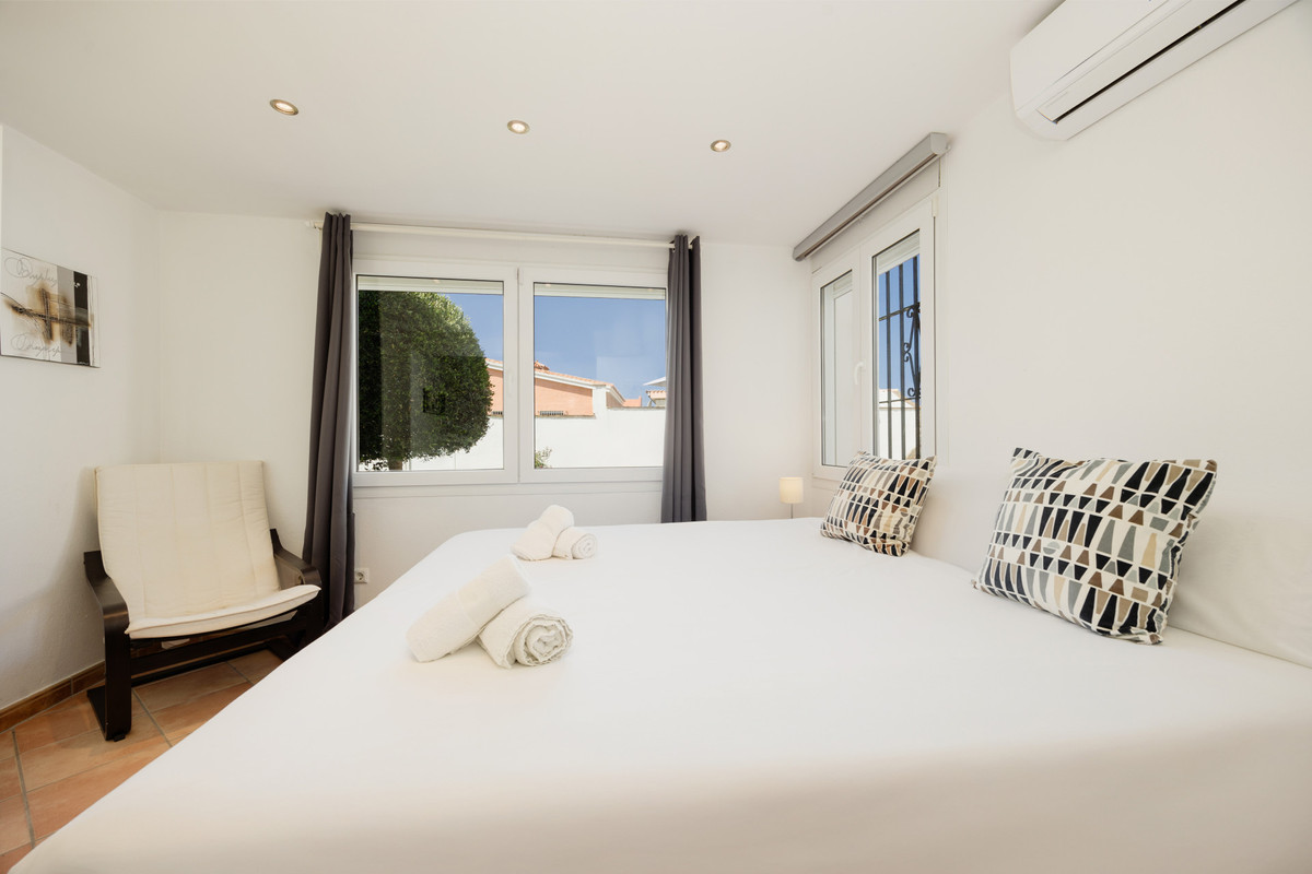 Huis te koop in Costabella | 4 slaapkamers H5080297