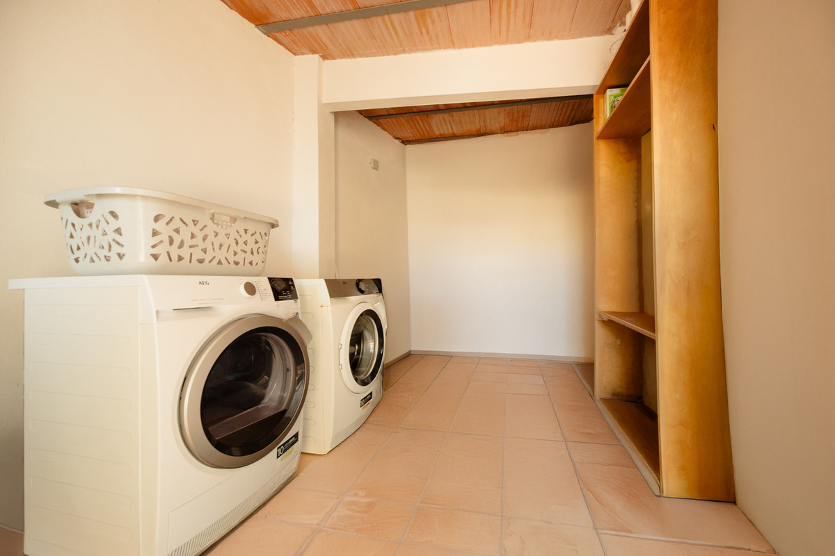 Huis te koop in Costabella | 4 slaapkamers H5080297