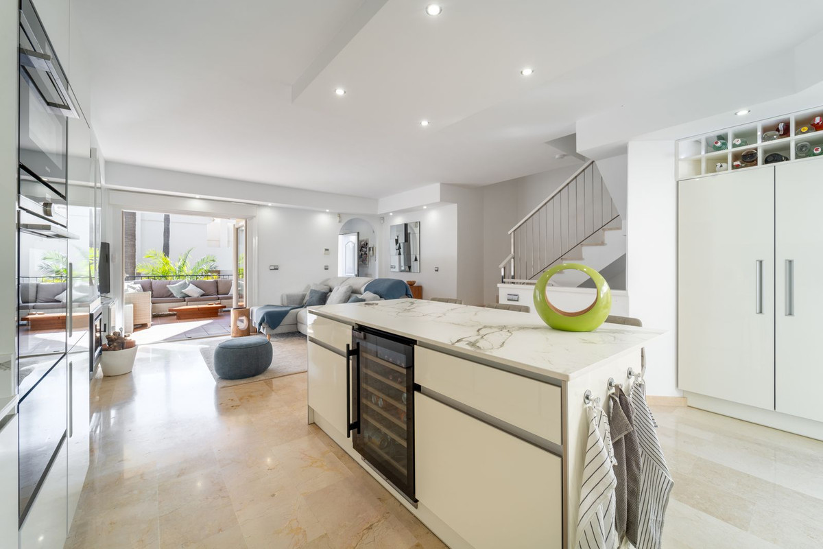 Huis te koop in Costabella | 4 slaapkamers H5286457