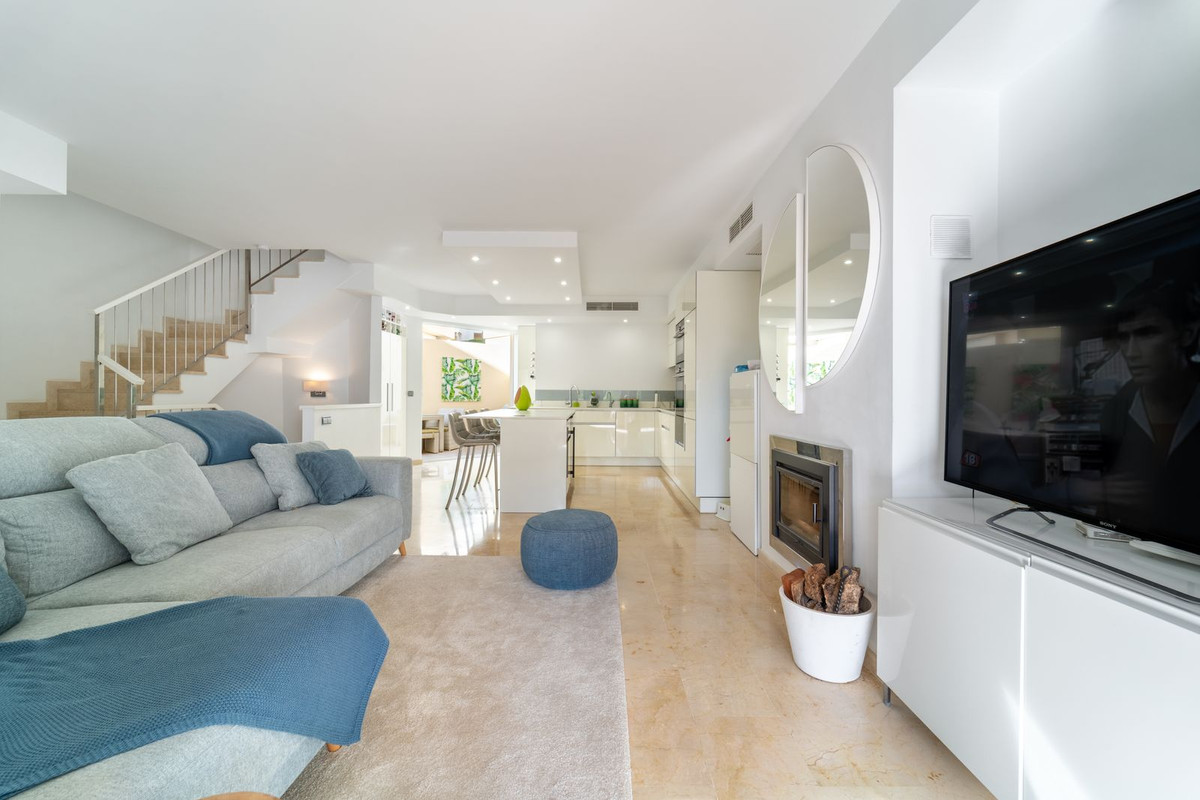 Huis te koop in Costabella | 4 slaapkamers H5286457