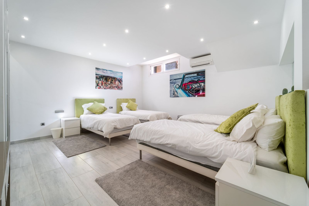 Huis te koop in Costabella | 4 slaapkamers H5286457