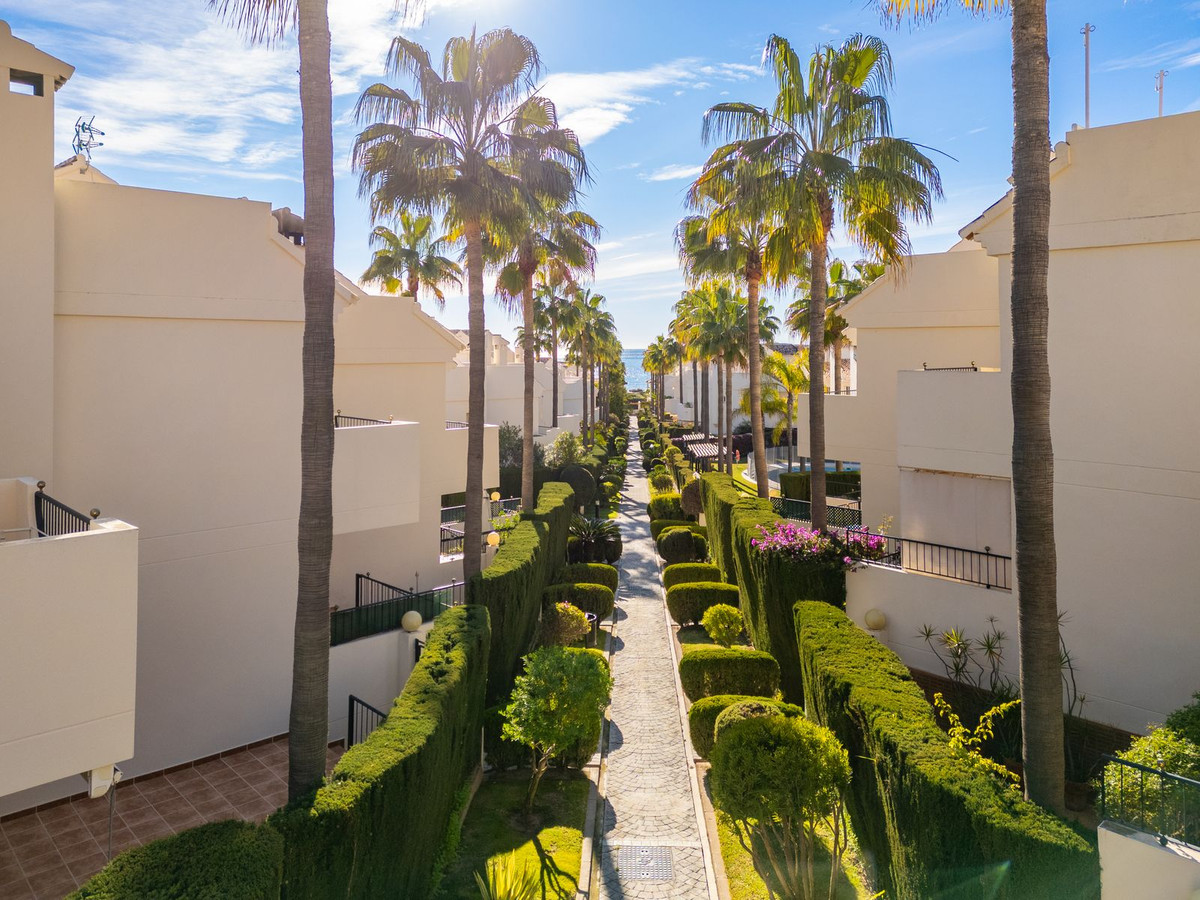 Huis te koop in Costabella | 4 slaapkamers H5286457