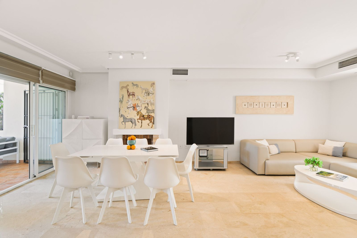 Huis te koop in Costabella | 4 slaapkamers H5382004