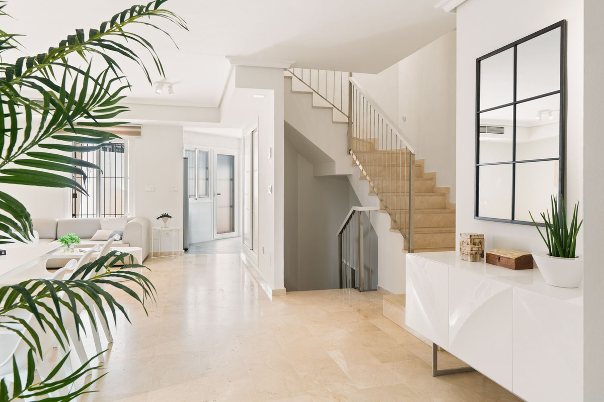 Huis te koop in Costabella | 4 slaapkamers H5382004