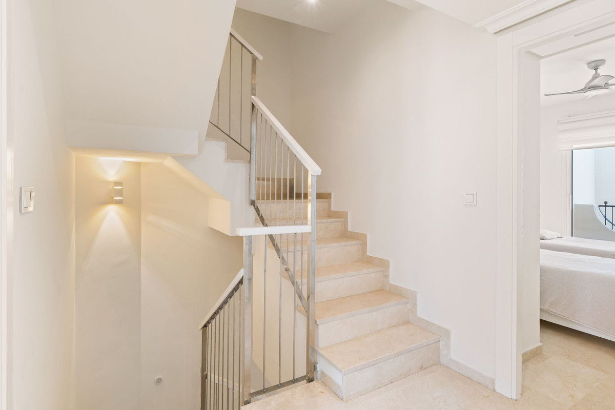 Huis te koop in Costabella | 4 slaapkamers H5382004