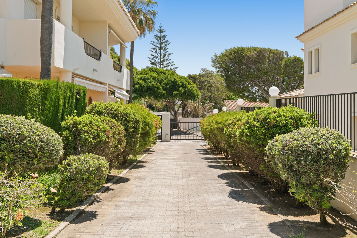 Huis te koop in Costabella | 4 slaapkamers H5382004