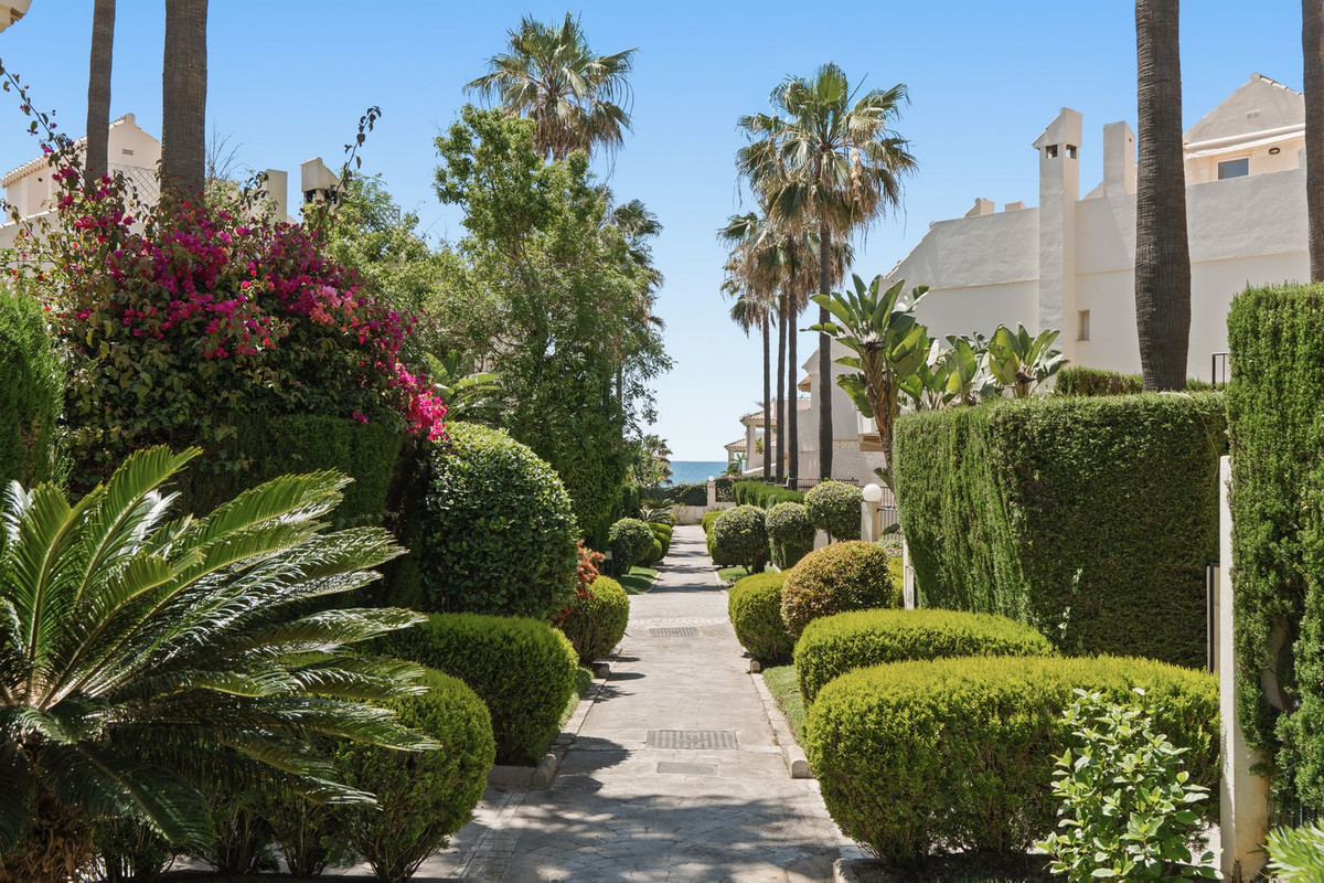 Huis te koop in Costabella | 4 slaapkamers H5382004