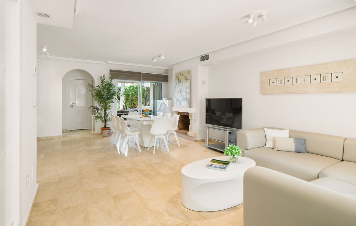 Huis te koop in Costabella | 4 slaapkamers H5382004