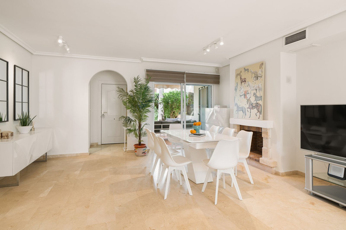 Huis te koop in Costabella | 4 slaapkamers H5382004