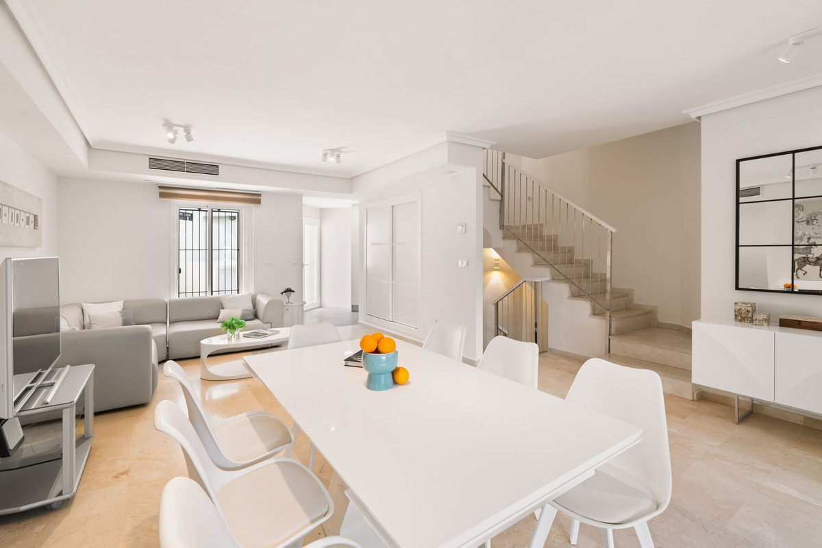 Huis te koop in Costabella | 4 slaapkamers H5382004