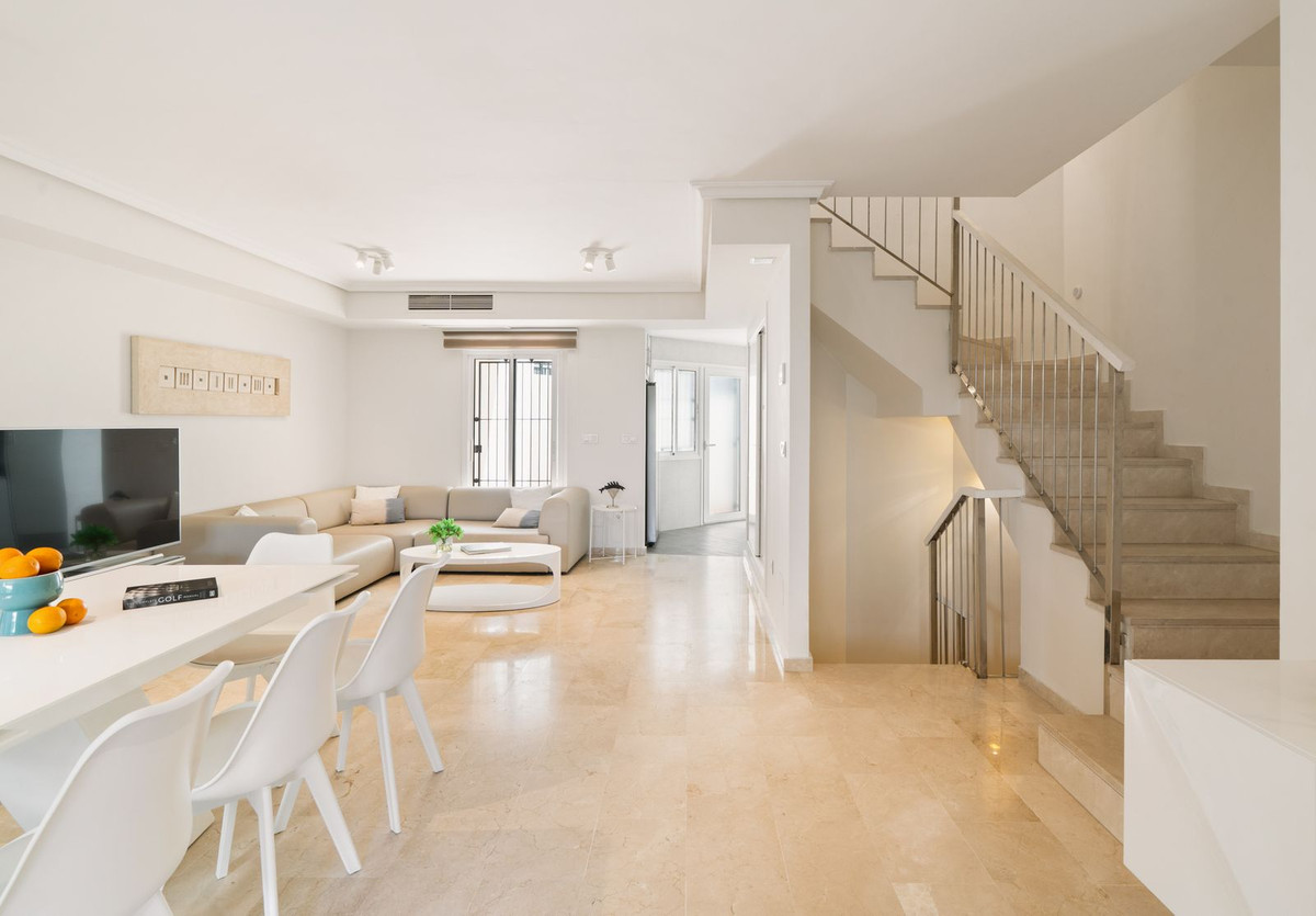 Huis te koop in Costabella | 4 slaapkamers H5382004
