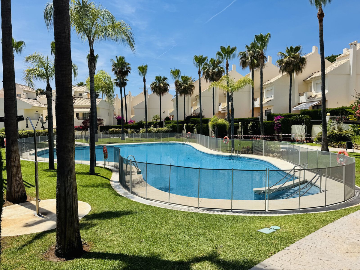 Huis te koop in Costabella | 3 slaapkamers H5402035