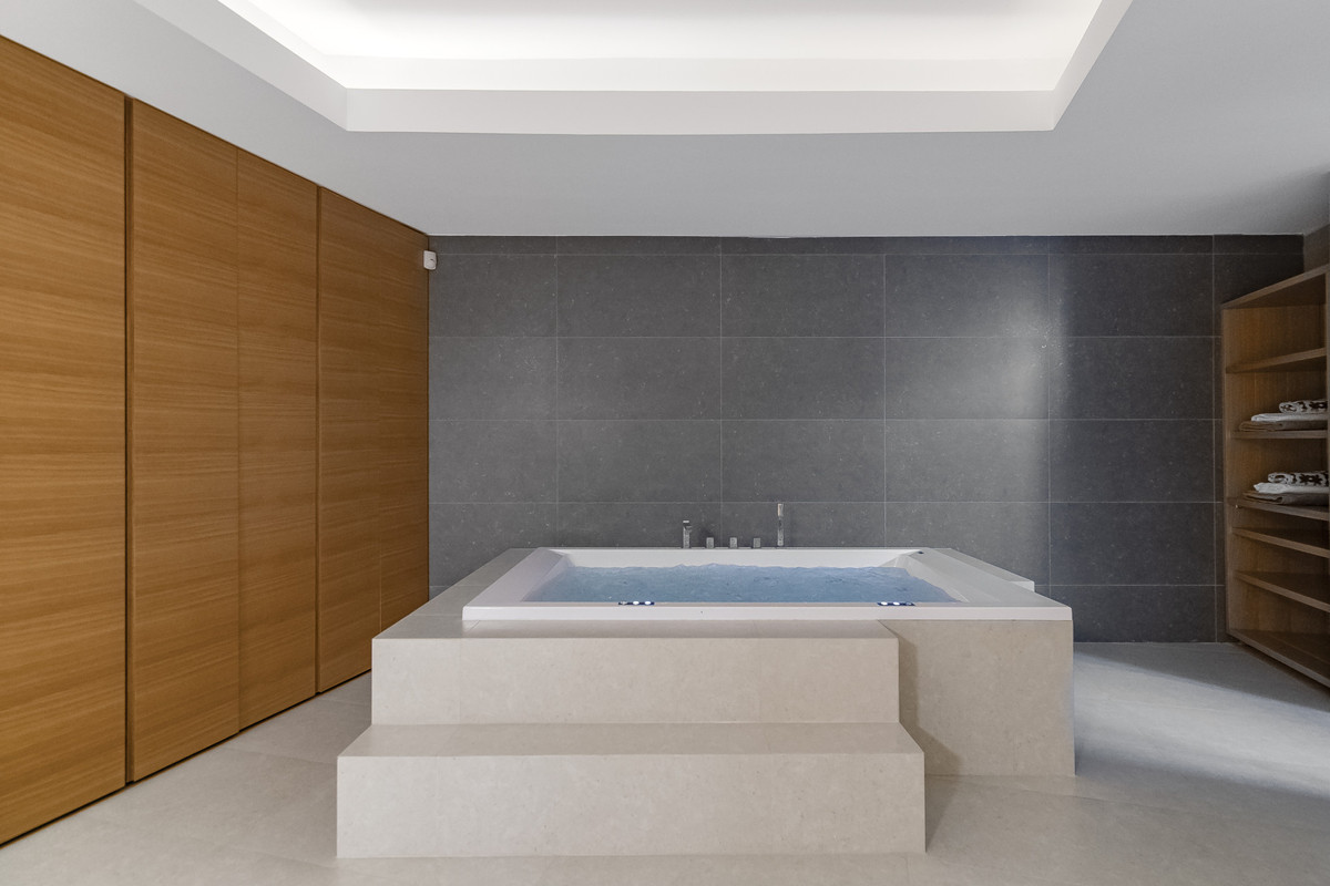 Property main view 44