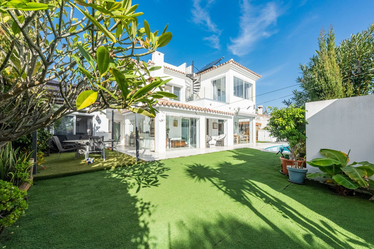 Detached Villa for sale in Costalita | 3 bedrooms H5040694