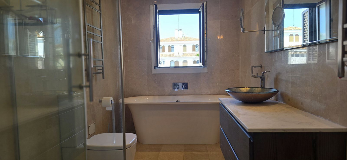 Townhouse for sale in Costalita | 3 bedrooms H5050165