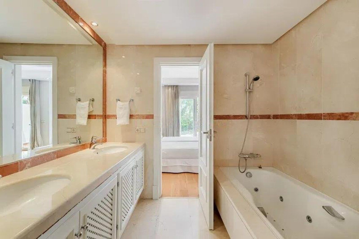 Huis te koop in Costalita | 4 slaapkamers H5299987