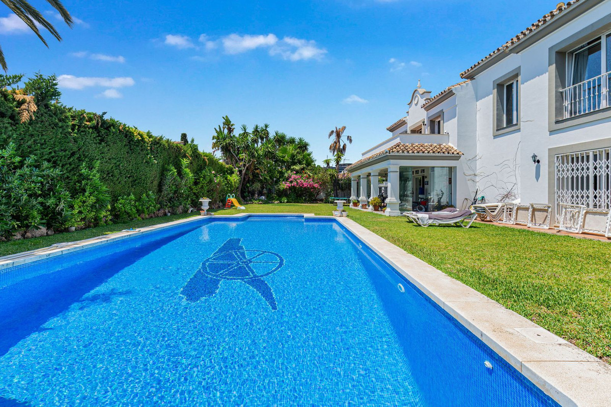 Huis te koop in Costalita | 4 slaapkamers H5516758