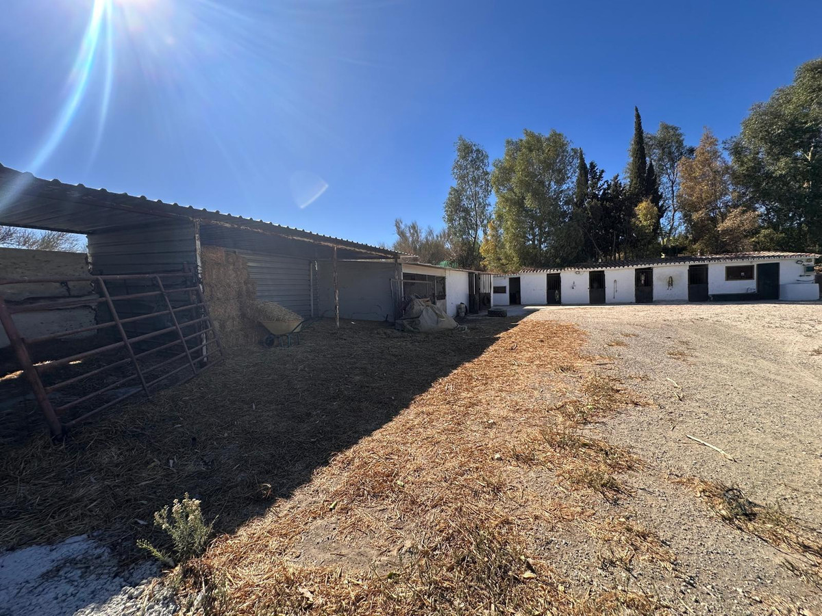 Finca - Cortijo te koop in Cártama | 13 slaapkamers H5242858