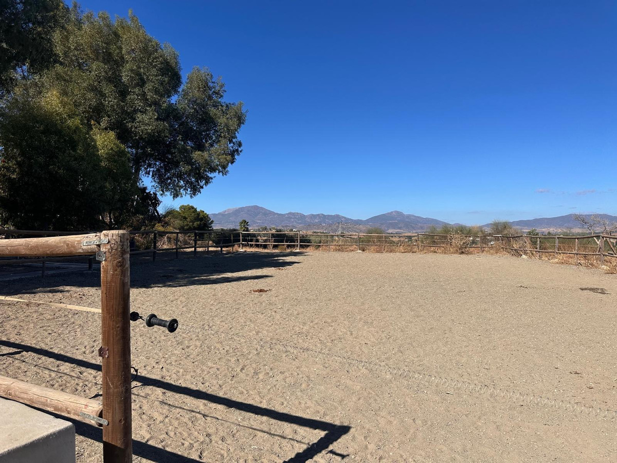 Finca - Cortijo te koop in Cártama | 13 slaapkamers H5242858