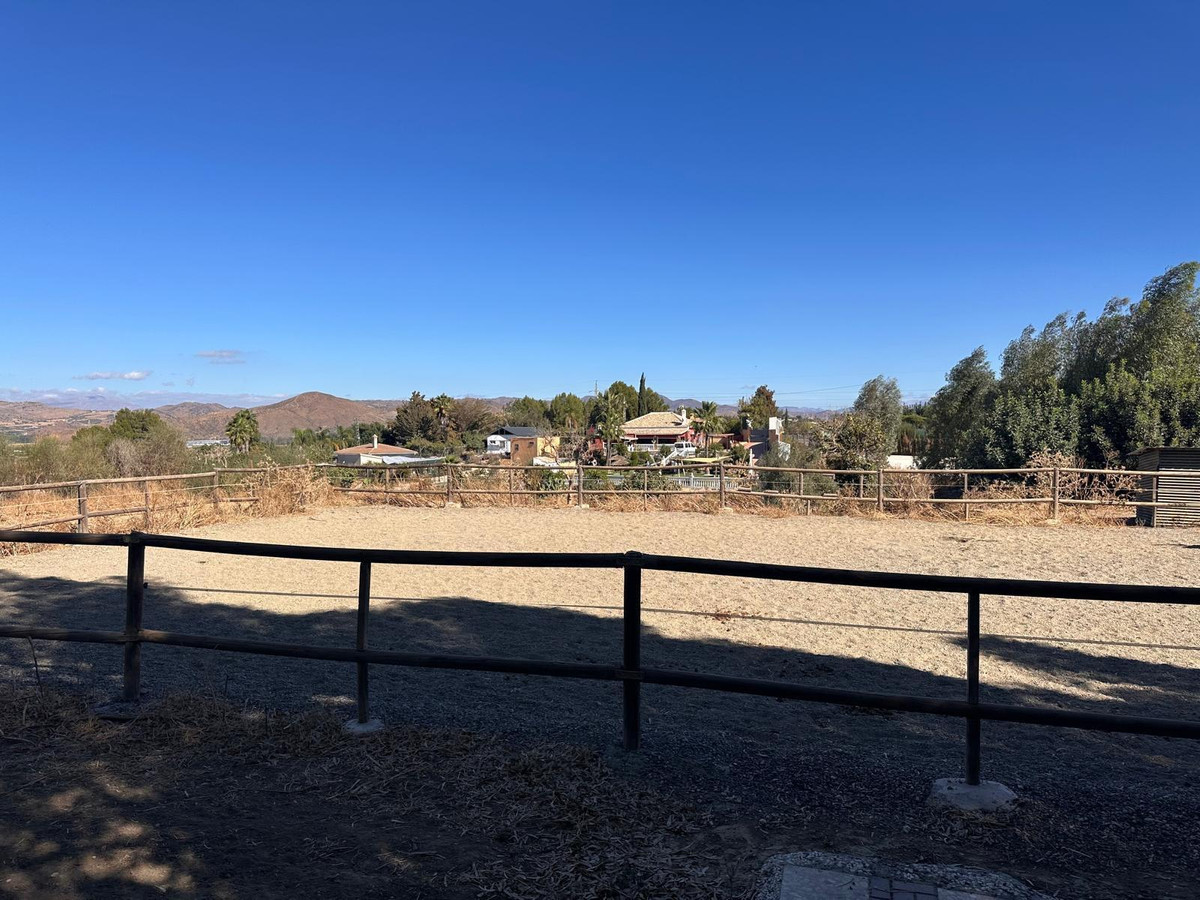 Finca - Cortijo te koop in Cártama | 13 slaapkamers H5242858