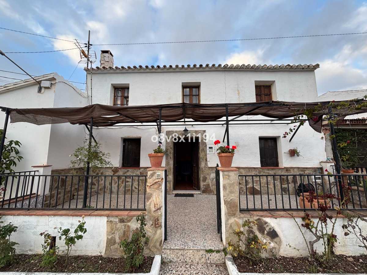 Finca - Cortijo in Cútar-1