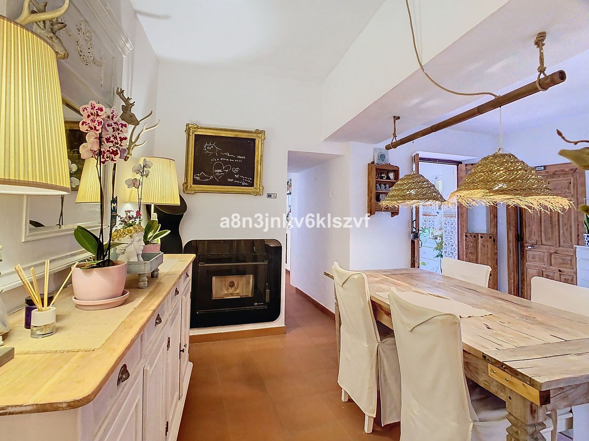 Geschakelde Woning in Cútar-27