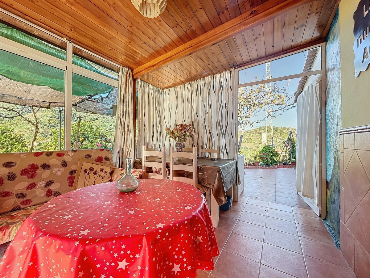 Semi-Vrijstaande Villa in Cútar-10