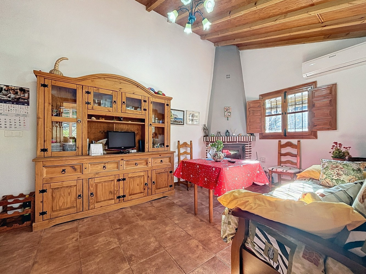 Semi-Vrijstaande Villa in Cútar-14