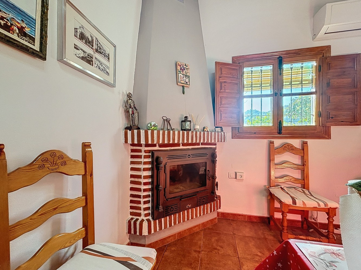 Semi-Vrijstaande Villa in Cútar-15