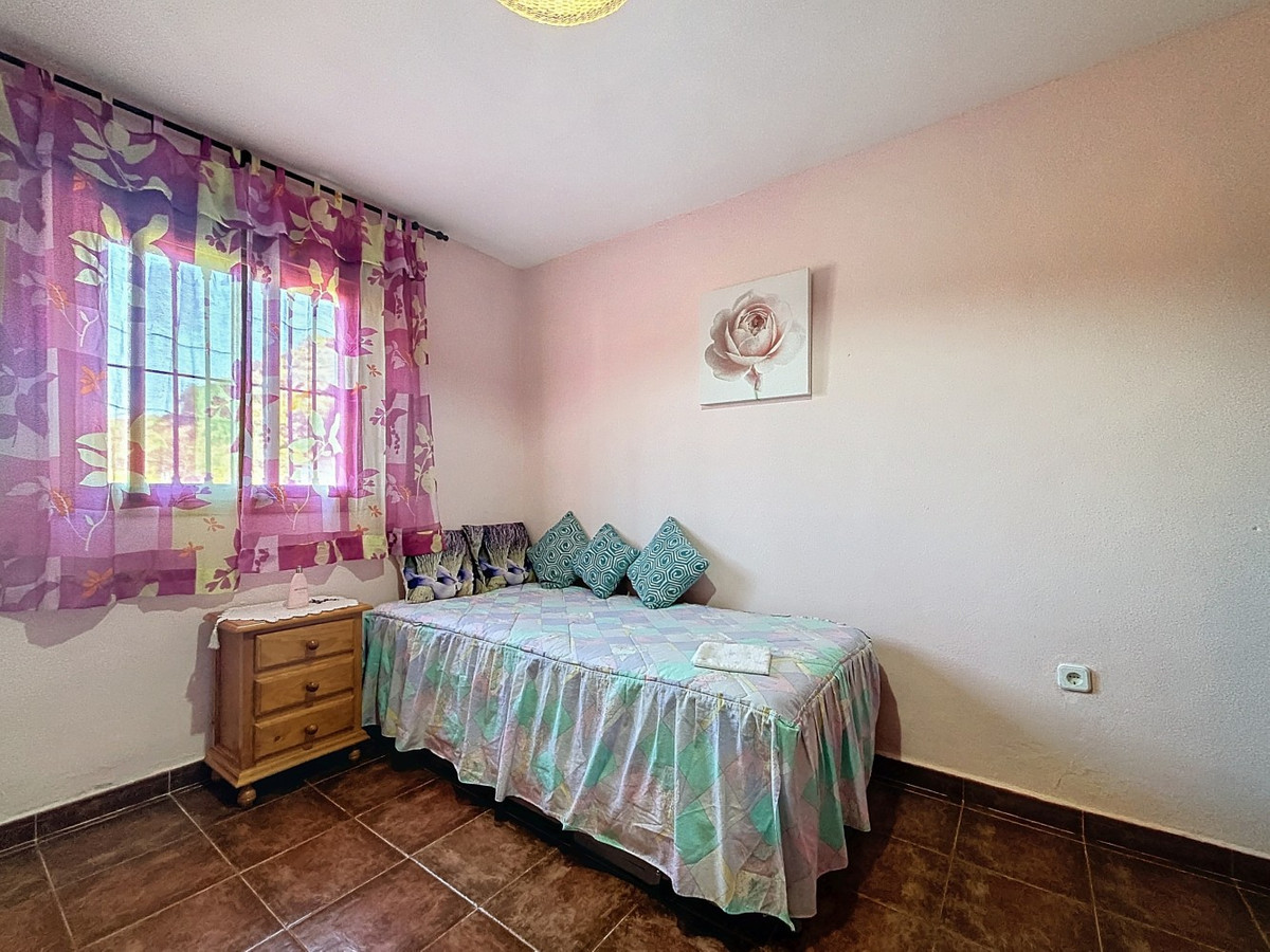 Semi-Vrijstaande Villa in Cútar-22