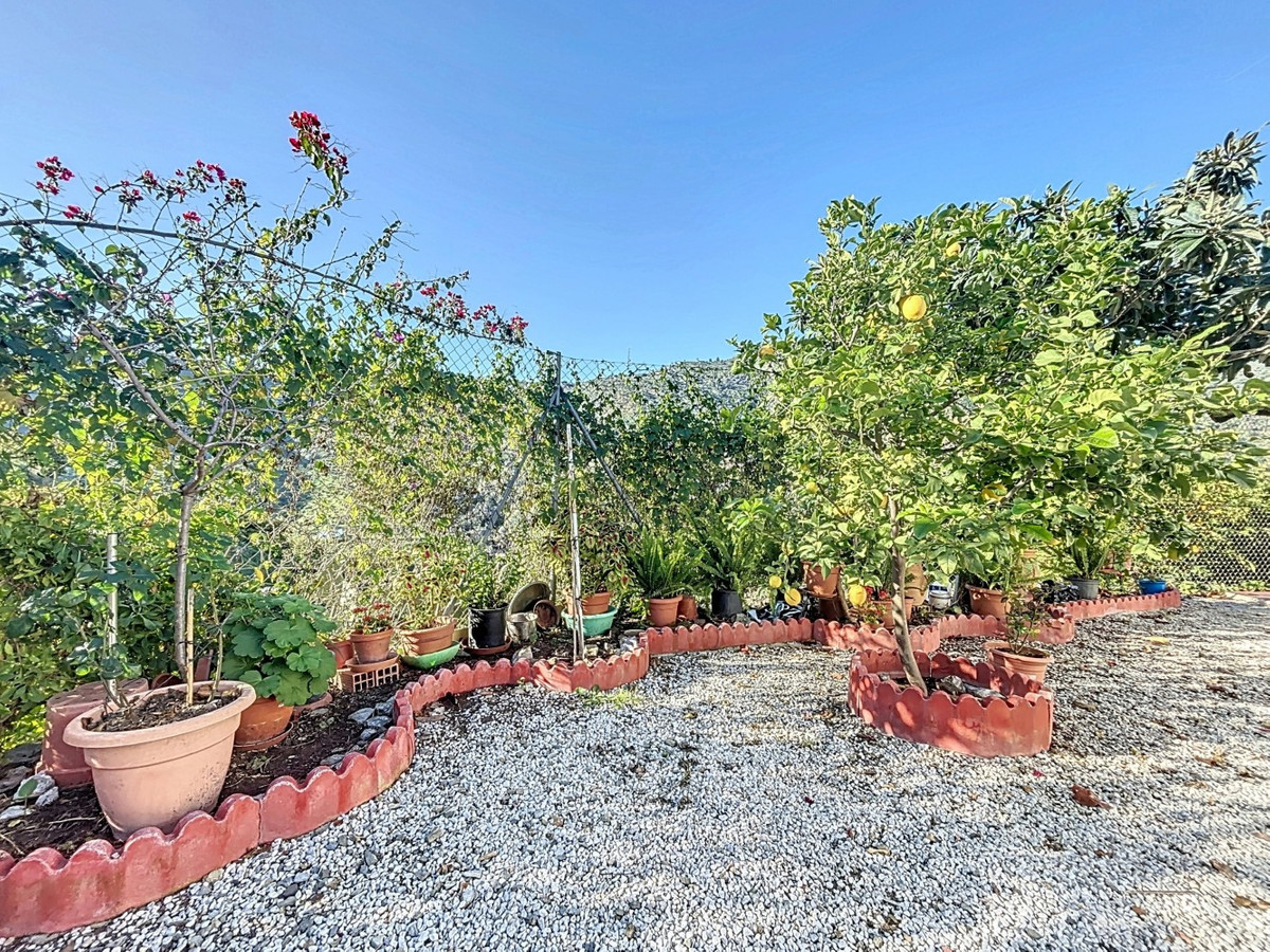 Semi-Vrijstaande Villa in Cútar-6