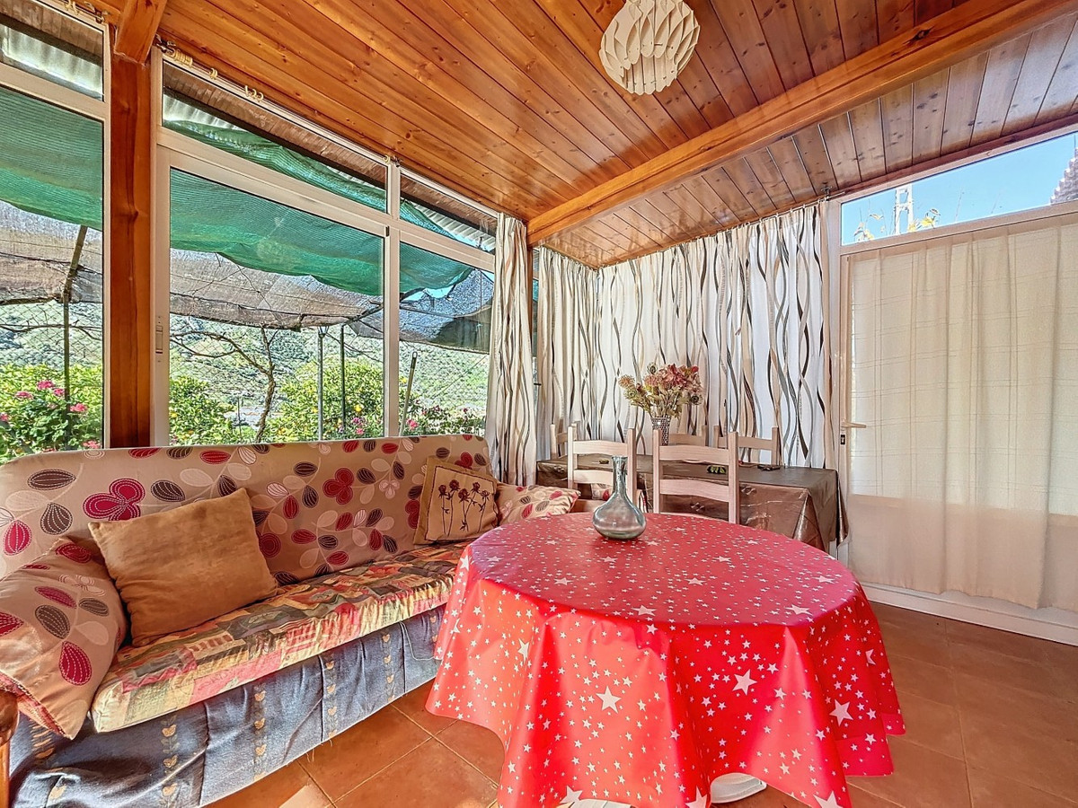 Semi-Vrijstaande Villa in Cútar-9