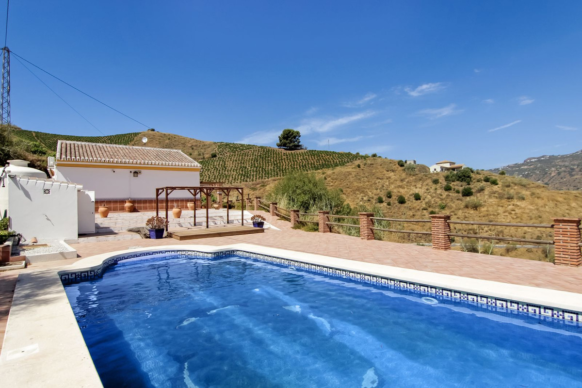 Finca - Cortijo te koop in Cútar | 3 slaapkamers H5120515