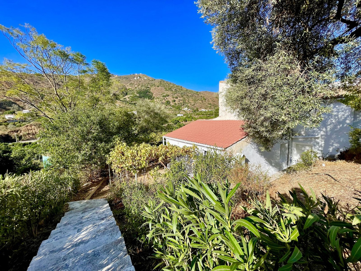 Huis te koop in Cútar | 4 slaapkamers H5191477