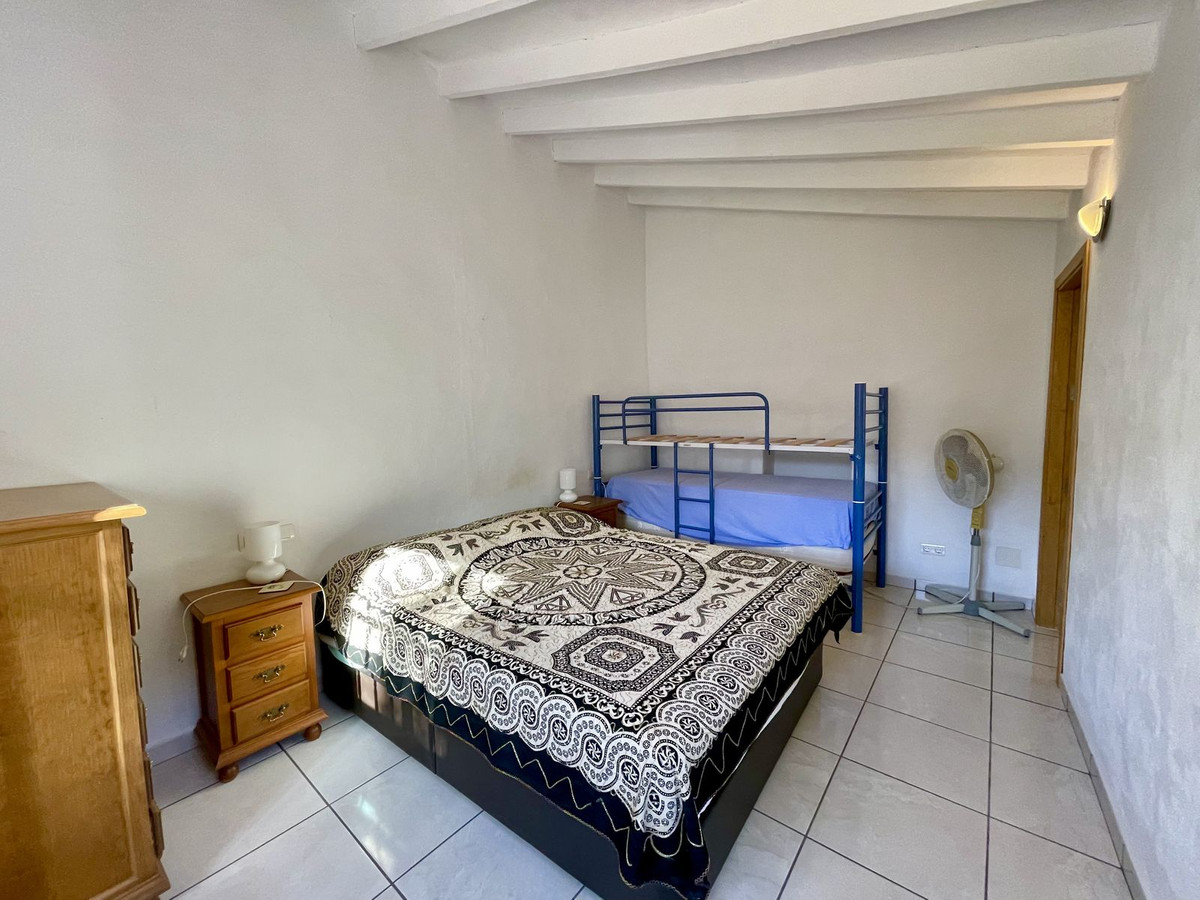 Huis te koop in Cútar | 4 slaapkamers H5191477