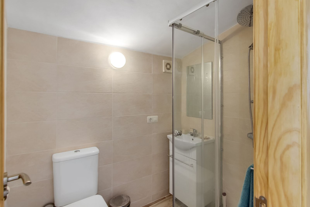 Huis te koop in Cútar | 4 slaapkamers H5191477