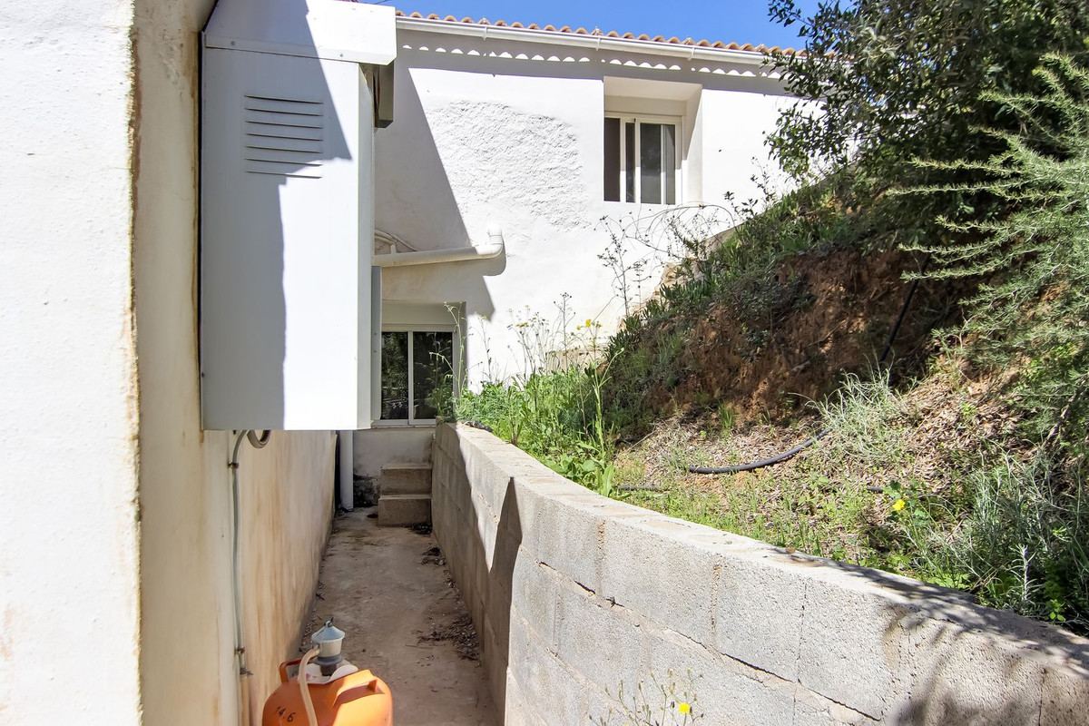 Huis te koop in Cútar | 4 slaapkamers H5191477