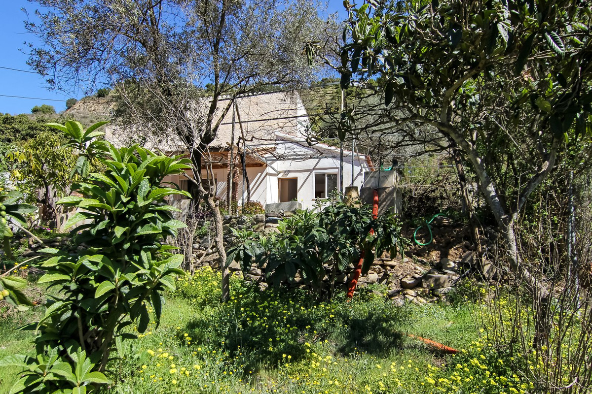 Huis te koop in Cútar | 4 slaapkamers H5191477