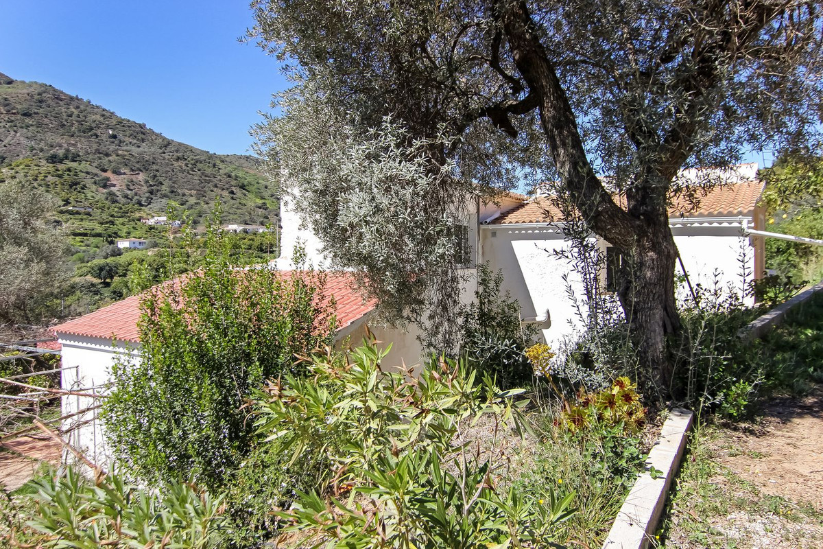 Huis te koop in Cútar | 4 slaapkamers H5191477