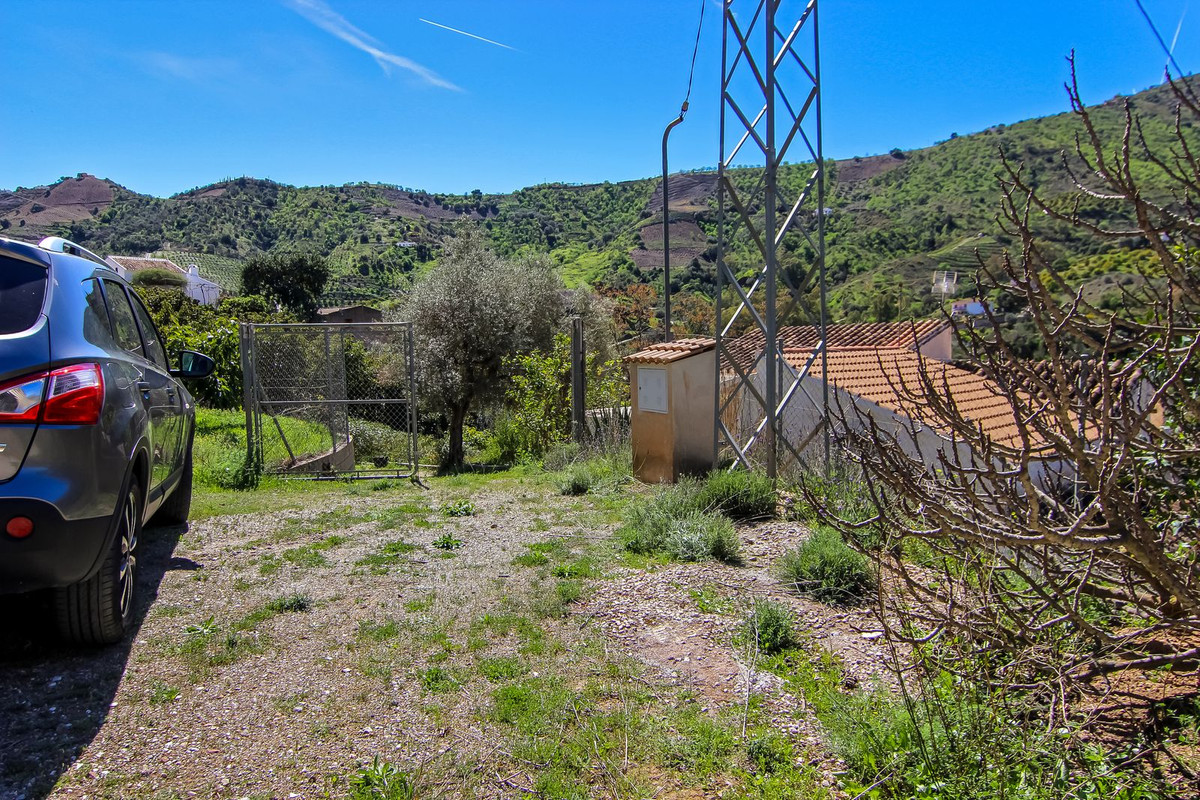 Huis te koop in Cútar | 4 slaapkamers H5191477