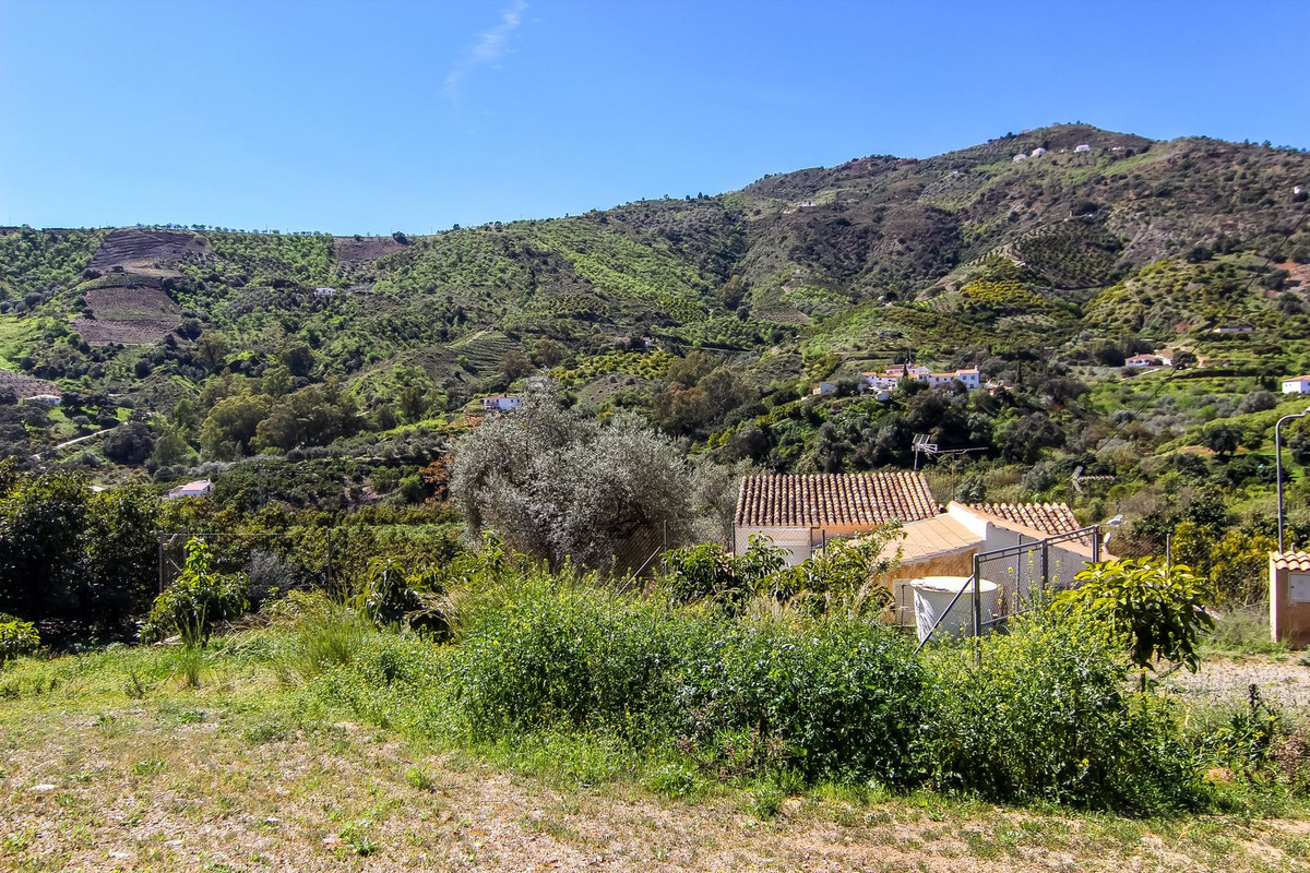 Huis te koop in Cútar | 4 slaapkamers H5191477