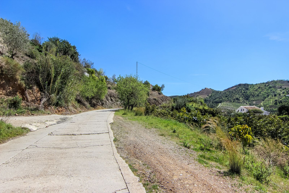 Huis te koop in Cútar | 4 slaapkamers H5191477