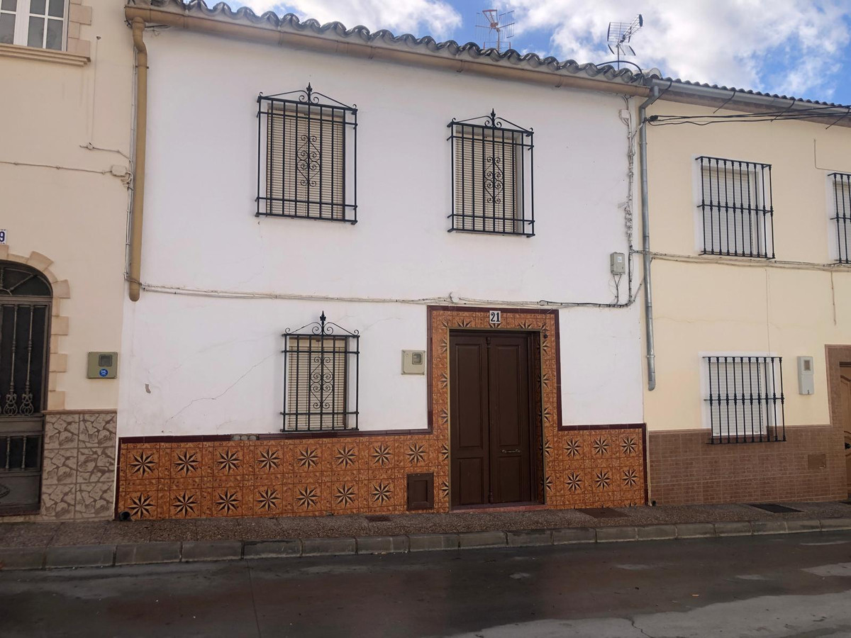 Huis te koop in Cuevas Bajas | 4 slaapkamers H5075734