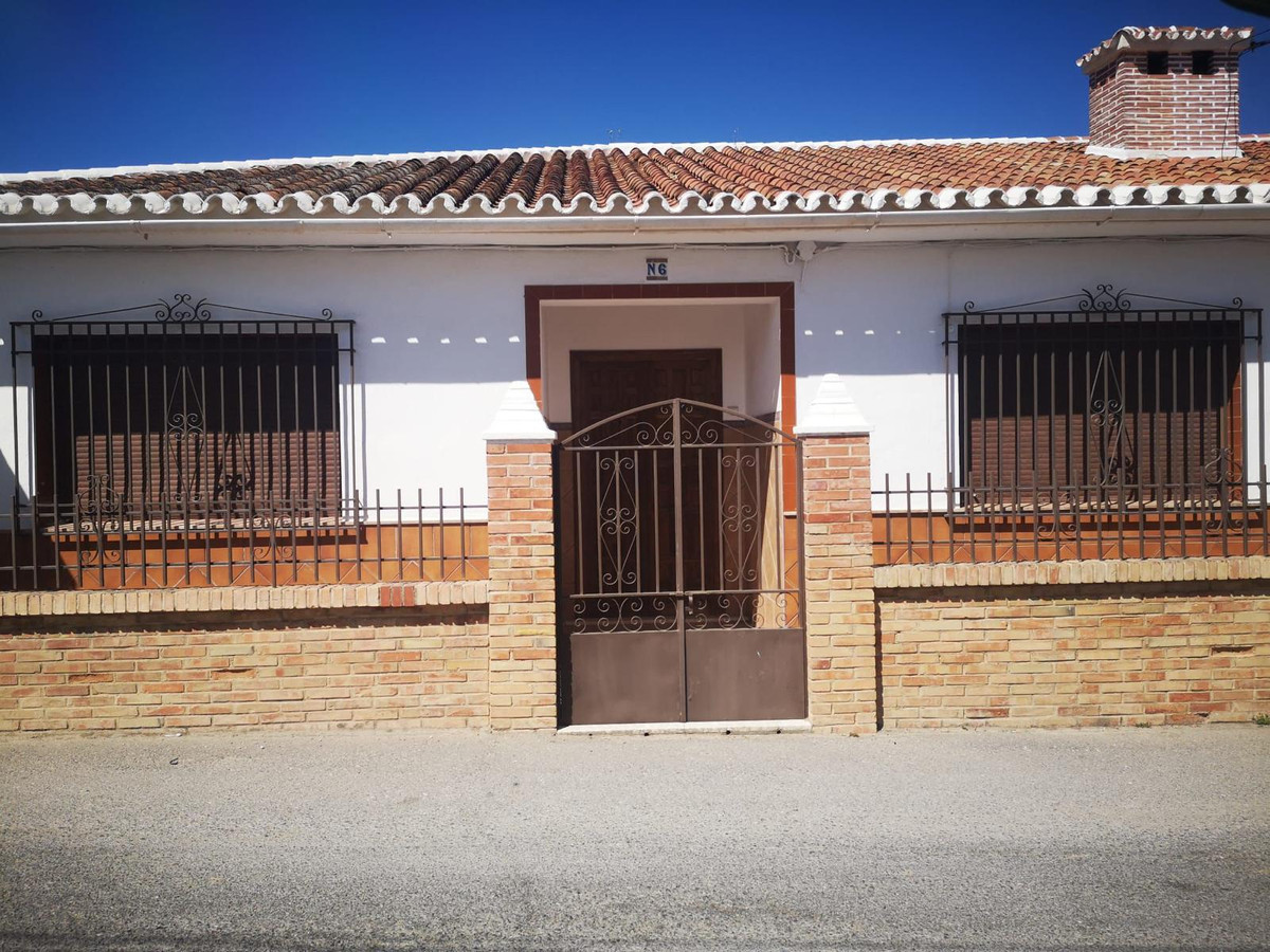 Vrijstaande Villa in Cuevas del Becerro-1