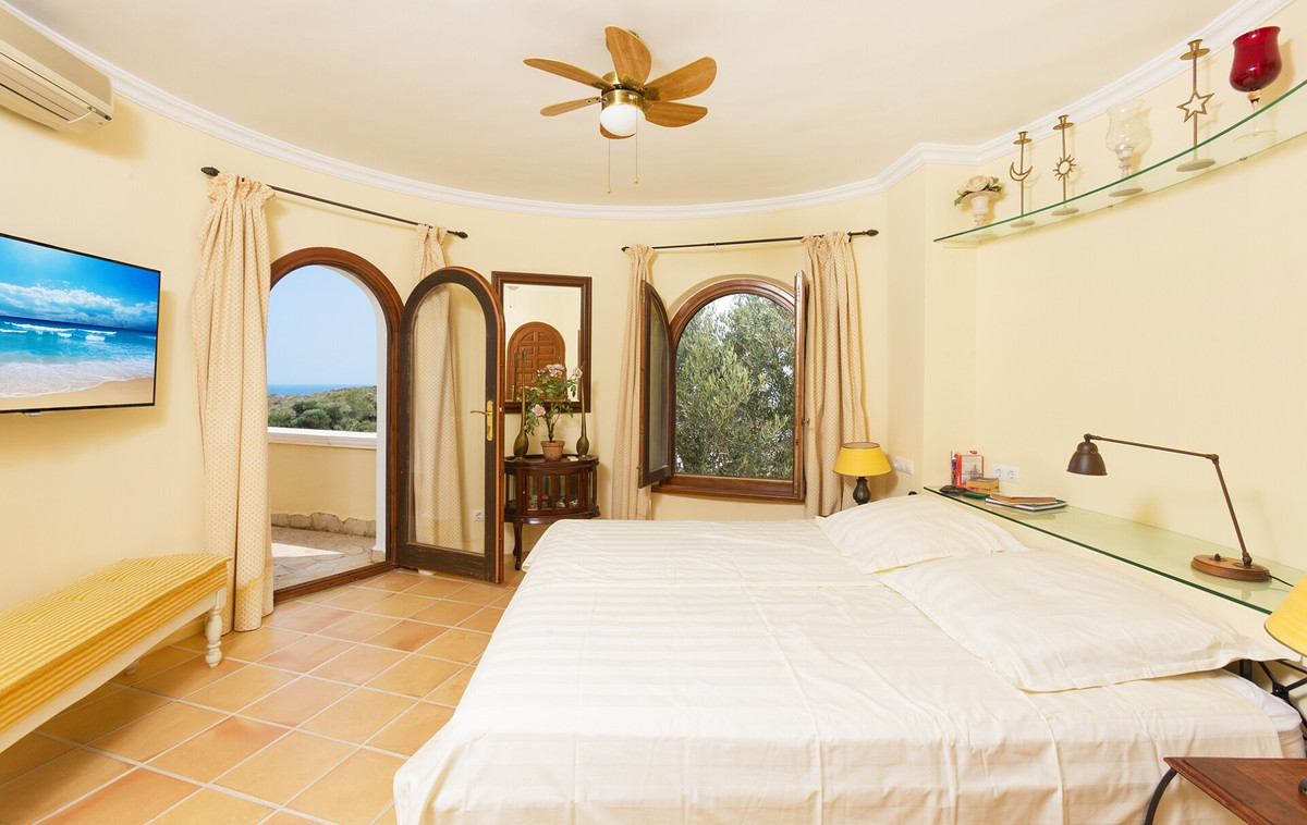 Huis te koop in Cumbre del Sol | 4 slaapkamers H5184862