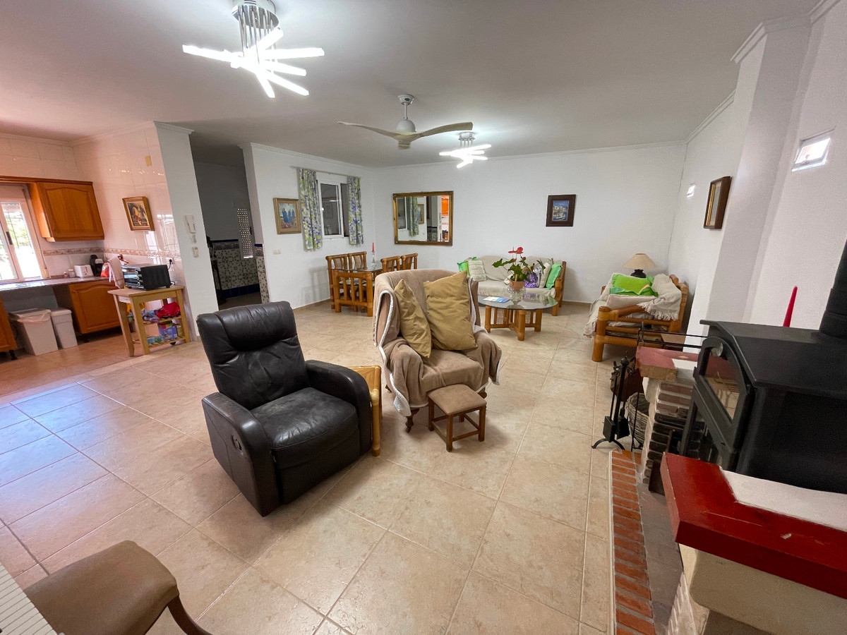 Huis te koop in Daya Nueva | 4 slaapkamers H5076523