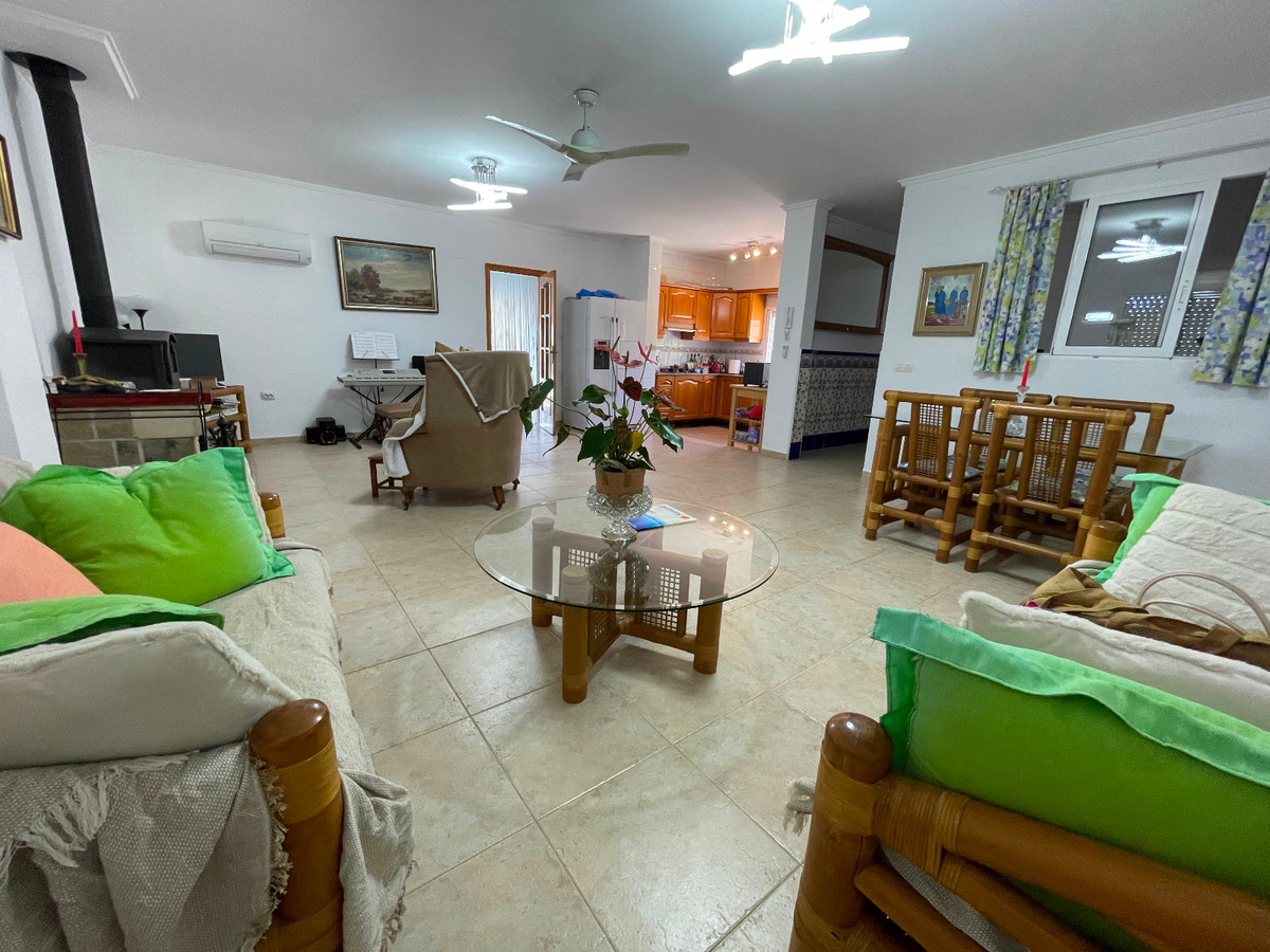 Huis te koop in Daya Nueva | 4 slaapkamers H5076523