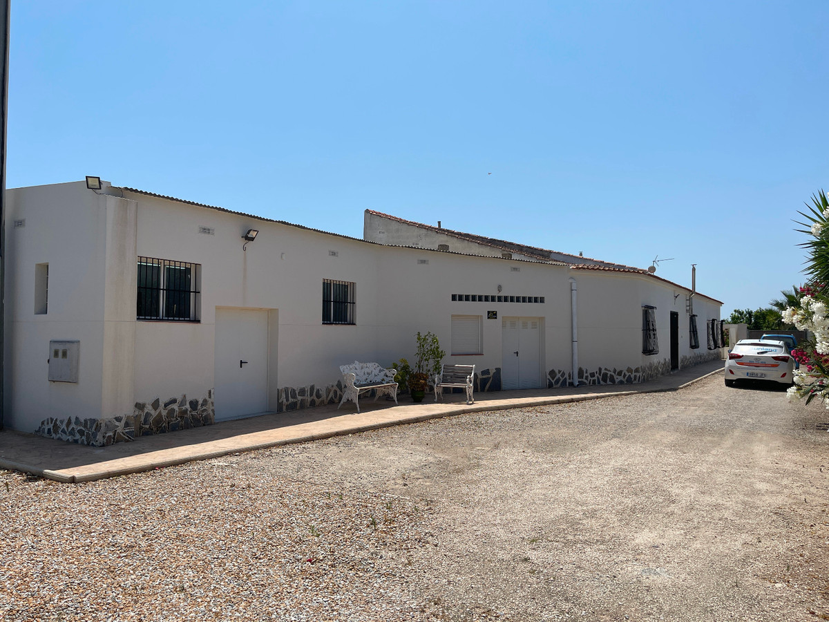 Huis te koop in Daya Nueva | 4 slaapkamers H5076523